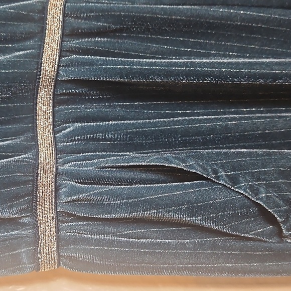 ✨ Cat & Jack Girls Velvet Jumpsuit L (10/12) Blue Shimmer 🎀 Elegant & Comfy - Picture 6 of 7